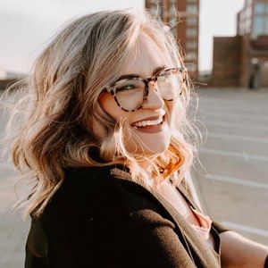 Meet your Posher, Leslie